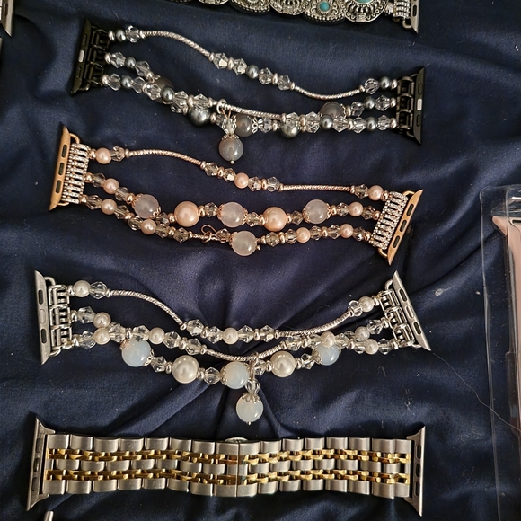 APPLE Series 4 Plus Accessories - Picture 16 of 16